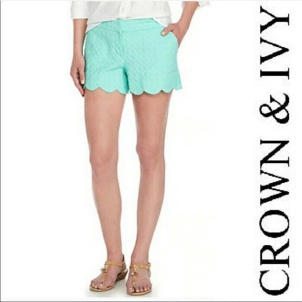 Crown & Ivy sz 8 mint green reef scalloped shorts